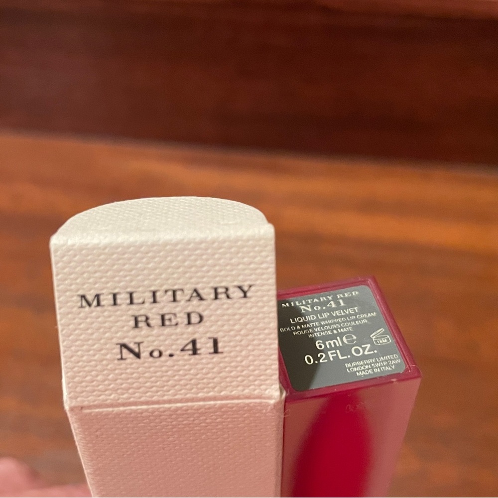Burberry Liquid Lip Velvet Military Red No. 41 NEW makeup - Picture 4 of 15